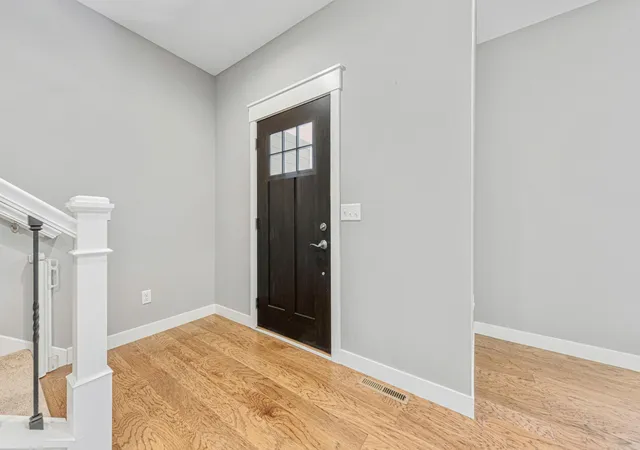 Photo 3 of Single family home for sale at 317 Oak Marsh Dr, Mankato, MN 56001 | MLS# 7131418 | Listing updated on 2026-09-28