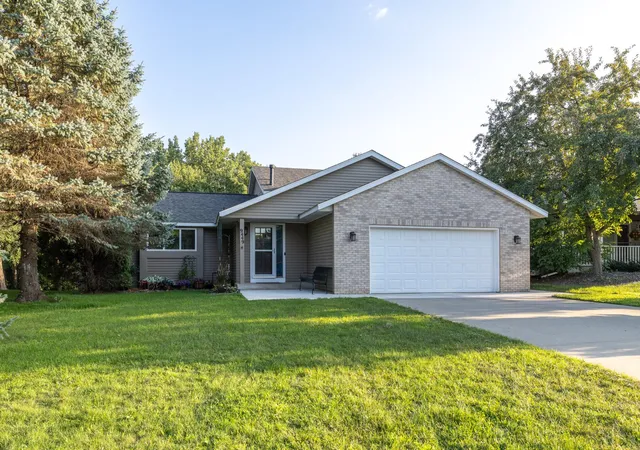 Photo 1 of Single family home for sale at 9449 83rd St S, Cottage Grove, MN 55016 | MLS# 7131636 | Listing updated on 2026-09-17
