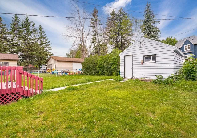 Photo 3 of Single family home for sale at 5915 Grand Ave, Duluth, MN 55807 | MLS# 7131754 | Listing updated on 2026-09-17