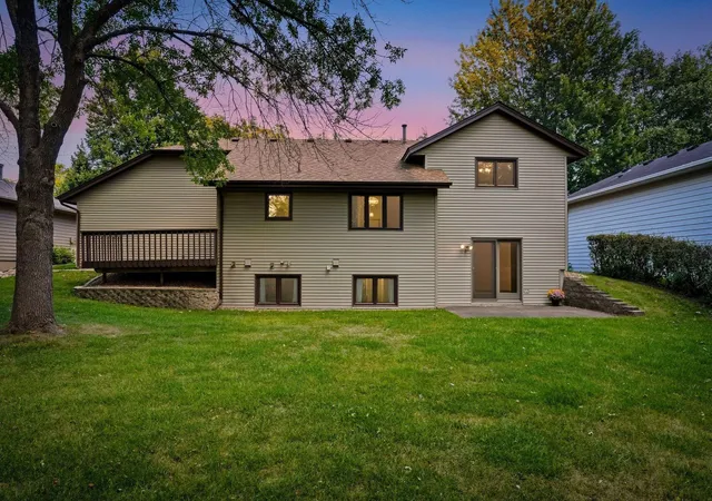 Photo 2 of Single family home for sale at 330 Nw Shady Ridge Rd, Hutchinson, MN 55350 | MLS# 7131766 | Listing updated on 2026-09-17