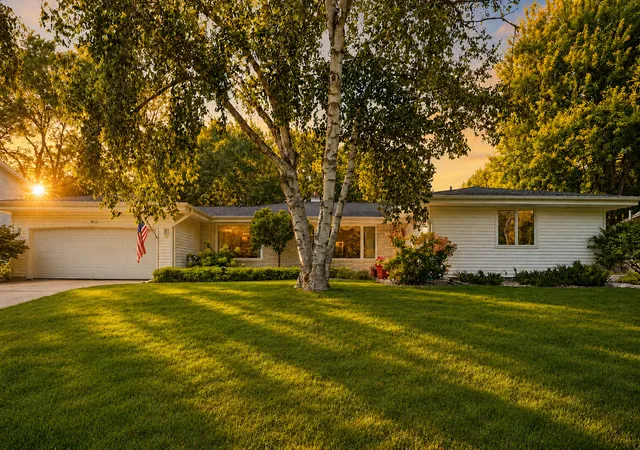 Photo 1 of Single family home for sale at 9632 Oxborough Rd, Bloomington, MN 55437 | MLS# 7131833 | Listing updated on 2026-09-17