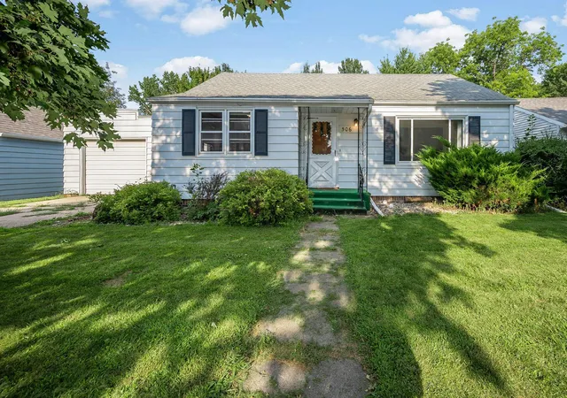 Photo 1 of Sale Pending at 506 9th St N, Mountain Lake, MN 56159 | MLS# 7131964 | Listing updated on 2026-09-09