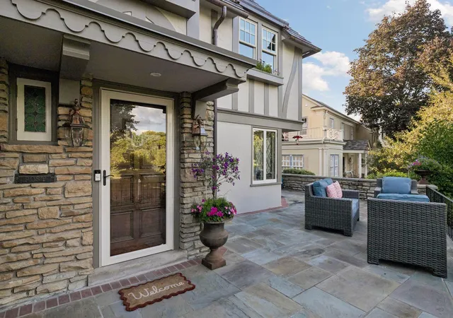 Photo 3 of Single family home for sale at 2116 W Lake Of The Isles Pkwy, Minneapolis, MN 55405 | MLS# 7132193 | Listing updated on 2026-09-18