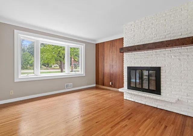 Photo 3 of Sale Pending at 3038 Victoria St N, Saint Paul, MN 55113 | MLS# 7132282 | Listing updated on 2026-09-16