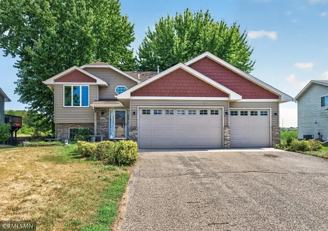 Photo 3 of Single family home for sale at 14431 Glenbrook Ave N, Hugo, MN 55038 | MLS# 7132304 | Listing updated on 2026-09-16