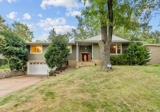 Photo 3 of Single family home for sale at 2401 Gettysburg Ave S, Minneapolis, MN 55426 | MLS# 7132359 | Listing updated on 2026-09-17