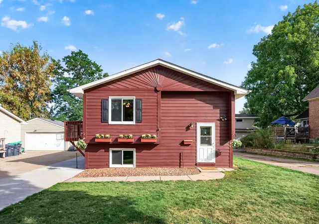 Single family home for sale at 2715 10th Avenue E, Saint Paul, MN 55109 | MLS# 7132419