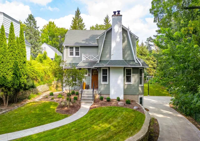 Photo 1 of Single family home for sale at 814 10th Ave Sw, Rochester, MN 55902 | MLS# 7132527 | Listing updated on 2026-09-17