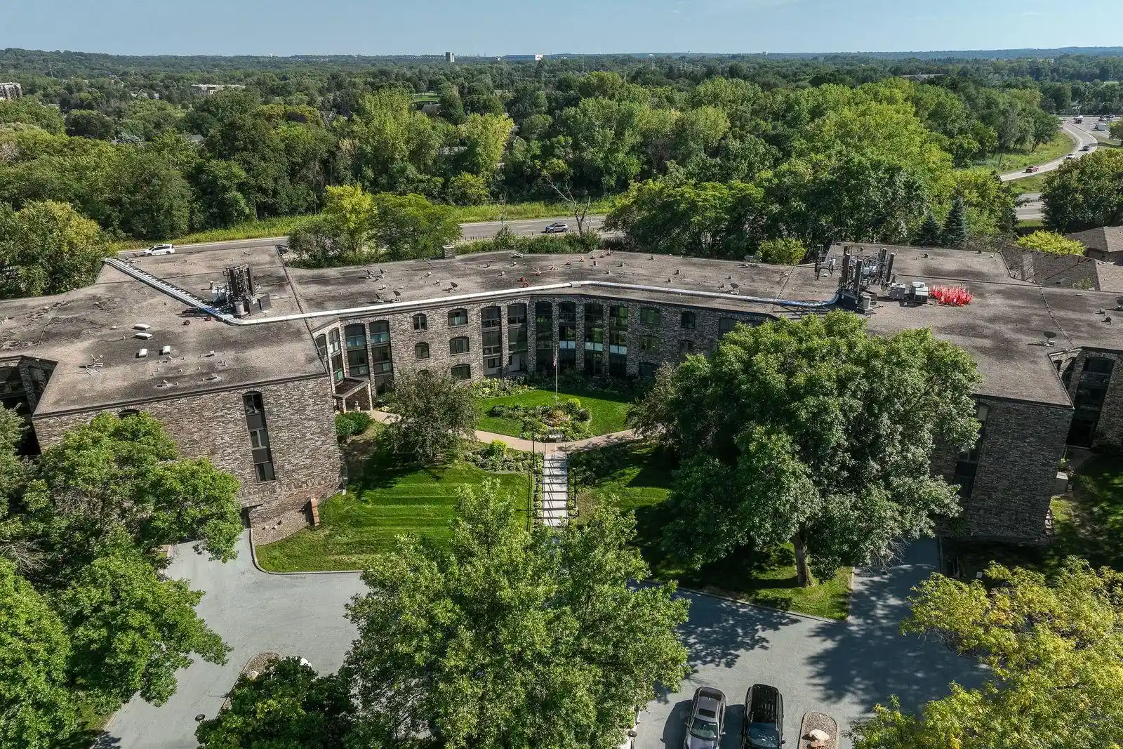 Listing Photo 2 - Condo for sale in 1860 Eagle Ridge Dr located at 1860 Eagle Ridge Dr, Mendota Heights, MN 55118 - Unit #W304