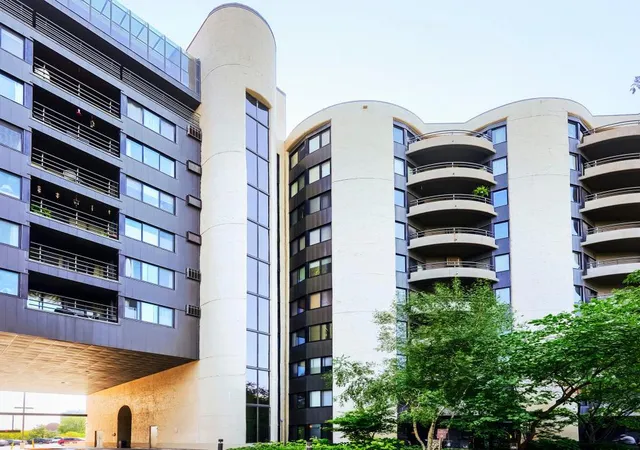 Photo 3 of Sale Pending at 3145 Dean Ct #505, Minneapolis, MN 55416 | MLS# 7132768 | Listing updated on 2026-09-18