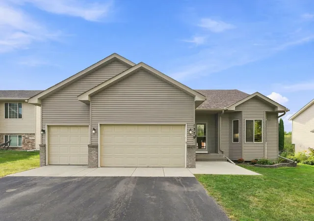 Photo 2 of Sale Pending at 1379 Landings Ln, Watertown, MN 55388 | MLS# 7132944 | Listing updated on 2026-09-16