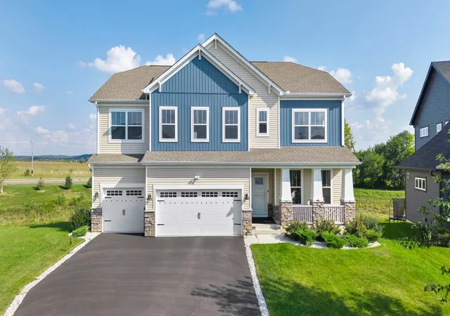 Photo 3 of Single family home for sale at 1961 Dahlia Dr, Shakopee, MN 55379 | MLS# 7132965 | Listing updated on 2026-09-17