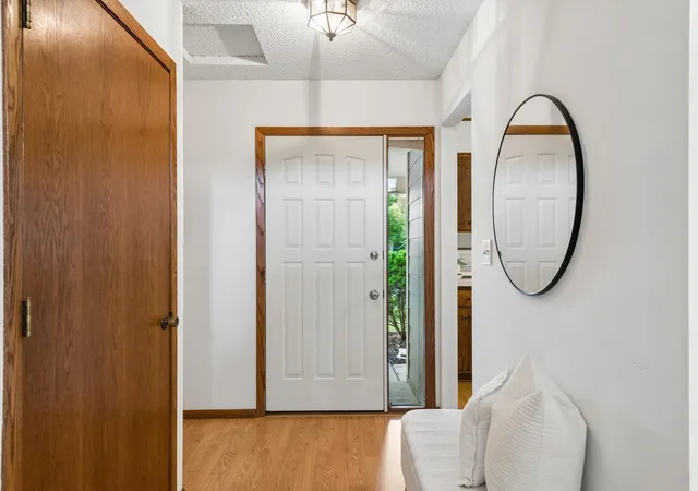 Photo 4 of Single family home for sale at 951 Redwing Ct, Chanhassen, MN 55317 | MLS# 7133040 | Listing updated on 2026-09-17
