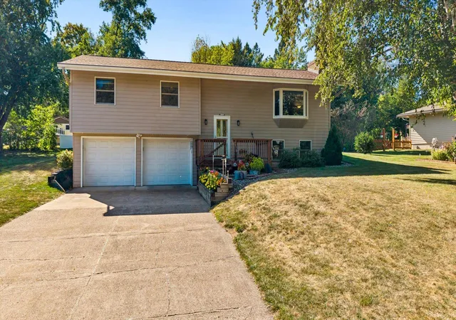 Photo 1 of Sale Pending at 6650 Maple Dr, Rockford, MN 55373 | MLS# 7133052 | Listing updated on 2026-09-09