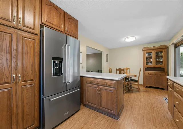 Photo 4 of Sale Pending at 6650 Maple Dr, Rockford, MN 55373 | MLS# 7133052 | Listing updated on 2026-09-09