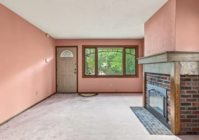 Photo 4 of Single family home for sale at 1677 Burns Ave, Saint Paul, MN 55106 | MLS# 7133195 | Listing updated on 2026-10-09