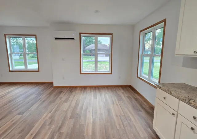 Photo 3 of Single family home for sale at 6528 John Ave, Superior, WI 54880 | MLS# 7133269 | Listing updated on 2026-09-18