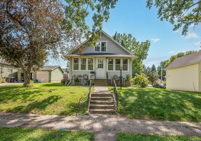 Photo 1 of Sale Pending at 315 W 6th St, Blue Earth, MN 56013 | MLS# 7133406 | Listing updated on 2026-09-09