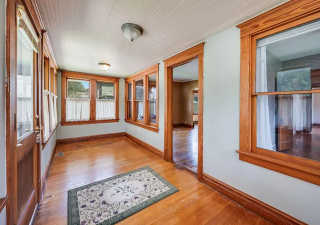 Photo 3 of Sale Pending at 315 W 6th St, Blue Earth, MN 56013 | MLS# 7133406 | Listing updated on 2026-09-09