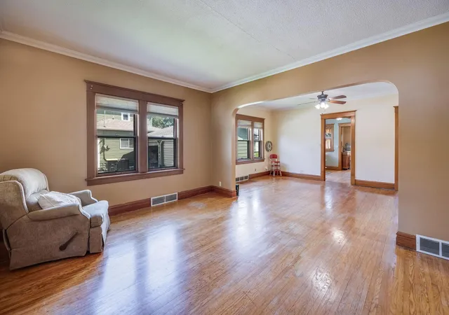 Photo 3 of Sale Pending at 315 W 6Th St, Blue Earth, MN 56013 | MLS# 7133406 | Listing updated on 2026-09-09