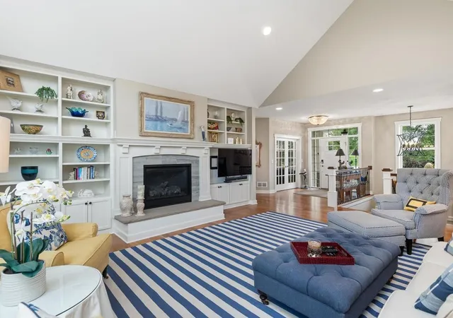Photo 3 of Single family home for sale at 1784 86th Ct E, Inver Grove Heights, MN 55077 | MLS# 7133408 | Listing updated on 2026-09-17
