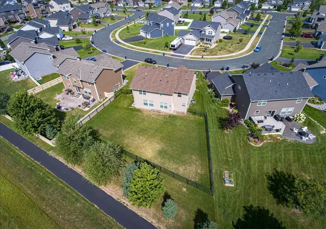 Photo 2 of Single family home for sale at 1968 Eagle Ridge Loop, Shakopee, MN 55379 | MLS# 7133540 | Listing updated on 2026-09-17