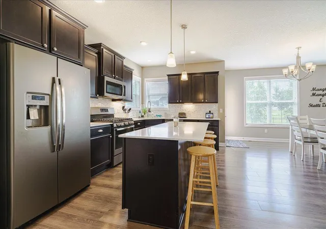 Photo 4 of Single family home for sale at 1968 Eagle Ridge Loop, Shakopee, MN 55379 | MLS# 7133540 | Listing updated on 2026-09-17