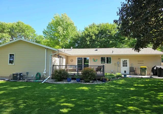 Photo 3 of Sale Pending at 1101 Irene Ave, Willmar, MN 56201 | MLS# 7133820 | Listing updated on 2026-10-07