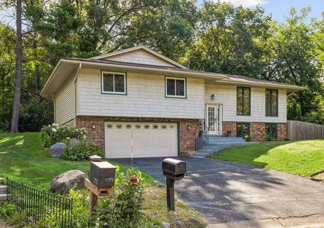 Photo 2 of Single family home for sale at 761 Torchwood Ct, New Brighton, MN 55112 | MLS# 7134074 | Listing updated on 2026-10-07