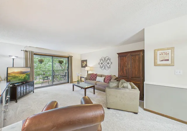 Photo 4 of Condo for sale at 2200 Nevada Ave S #321, Saint Louis Park, MN 55426 | MLS# 7134297 | Listing updated on 2026-09-17