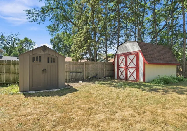 Photo 4 of Single family home for sale at 6933 Brunswick Ave N, Brooklyn Park, MN 55429 | MLS# 7134364 | Listing updated on 2026-09-16