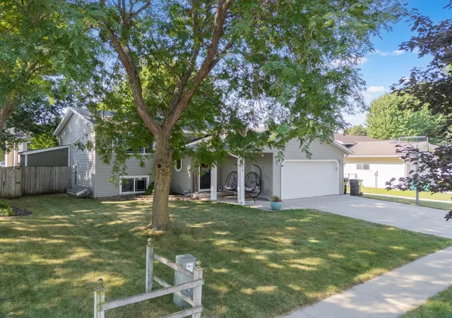 Photo 2 of Single family home for sale at 2000 23 1/2 St Se, Rochester, MN 55904 | MLS# 7134712 | Listing updated on 2026-09-09