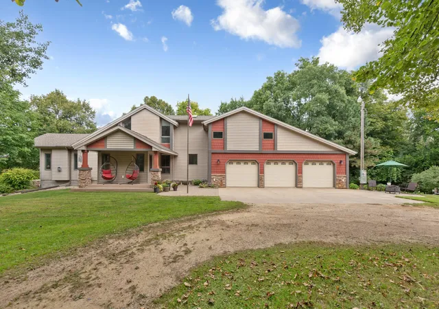 Single family home for sale at 22101 County Road 13, New Ulm, MN 56073 | MLS# 7134908