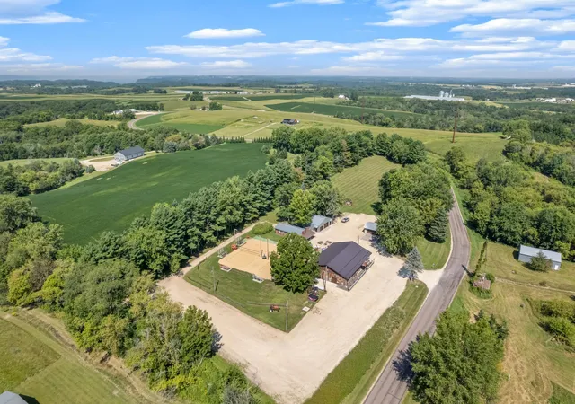 Photo 2 of Single family home for sale at S3165 County Road M, Fountain City, WI 54629 | MLS# 7135092 | Listing updated on 2026-09-17