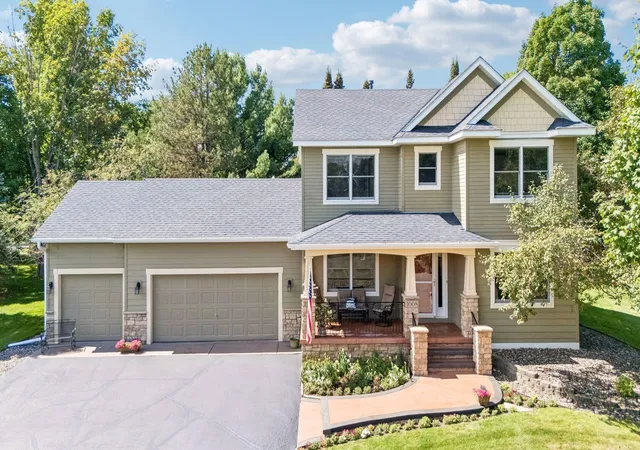 Photo 2 of Single family home for sale at 1008 Eagle Ridge Ct, Stillwater, MN 55082 | MLS# 7135196 | Listing updated on 2026-09-16
