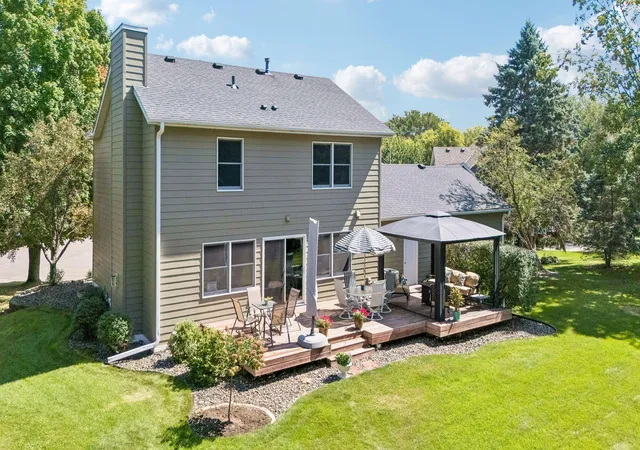 Photo 3 of Single family home for sale at 1008 Eagle Ridge Ct, Stillwater, MN 55082 | MLS# 7135196 | Listing updated on 2026-09-16