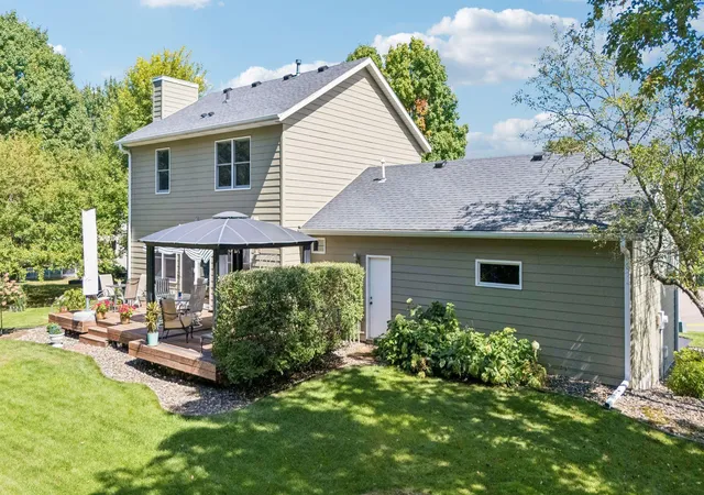 Photo 3 of Single family home for sale at 1008 Eagle Ridge Ct, Stillwater, MN 55082 | MLS# 7135196 | Listing updated on 2026-09-16