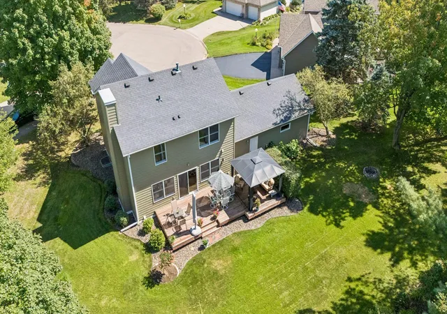 Photo 4 of Single family home for sale at 1008 Eagle Ridge Ct, Stillwater, MN 55082 | MLS# 7135196 | Listing updated on 2026-09-16