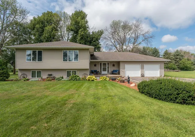 Photo 1 of Single family home for sale at 35851 County Road 104, Saint James, MN 56081 | MLS# 7135238 | Listing updated on 2026-09-17