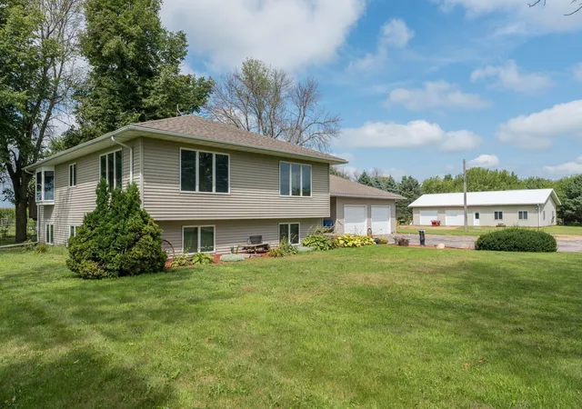 Photo 2 of Single family home for sale at 35851 County Road 104, Saint James, MN 56081 | MLS# 7135238 | Listing updated on 2026-09-17