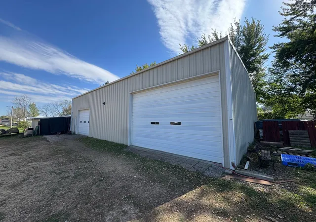 Photo 3 of Single family home for sale at 209 S Teal St, Janesville, MN 56048 | MLS# 7135441 | Listing updated on 2026-09-18