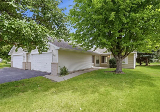 Photo 1 of Single family home for sale at 817 Greensview Ct Nw, Hutchinson, MN 55350 | MLS# 7136010 | Listing updated on 2026-09-16