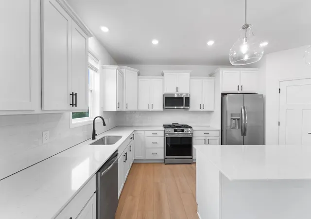 Photo 3 of Single family home for sale at 8921 Periwinkle Blvd, Saint Paul, MN 55129 | MLS# 7136011 | Listing updated on 2026-10-06