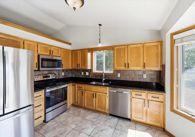 Photo 4 of Single family home for sale at 9350 Parkside Dr, Saint Paul, MN 55125 | MLS# 7136045 | Listing updated on 2026-09-18