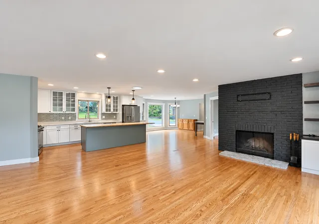 Photo 3 of Single family home for sale at 3015 Valleywood Dr Sw, Rochester, MN 55902 | MLS# 7136226 | Listing updated on 2026-09-17