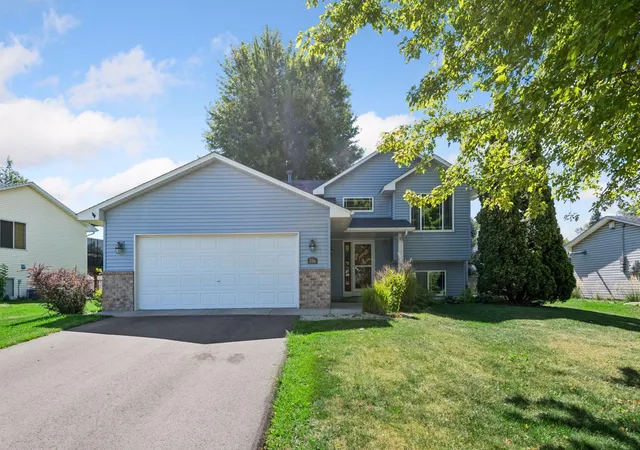 Photo 3 of Single family home for sale at 356 Bluestem Ave, Shakopee, MN 55379 | MLS# 7136283 | Listing updated on 2026-09-16