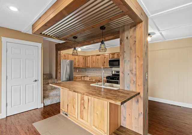 Photo 1 of Single family home for sale at 112704 Hundertmark Rd, Chaska, MN 55318 | MLS# 7136437 | Listing updated on 2026-09-17