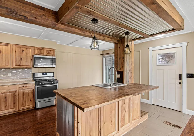 Photo 4 of Single family home for sale at 112704 Hundertmark Rd, Chaska, MN 55318 | MLS# 7136437 | Listing updated on 2026-09-17