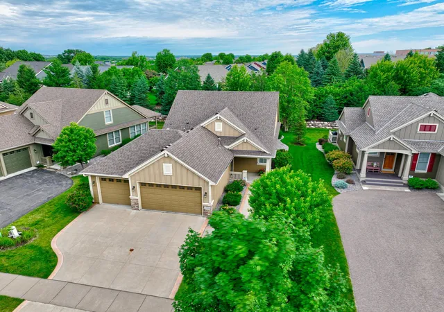 Photo 2 of Single family home for sale at 1335 Palisade Path, Saint Paul, MN 55129 | MLS# 7136547 | Listing updated on 2026-09-16