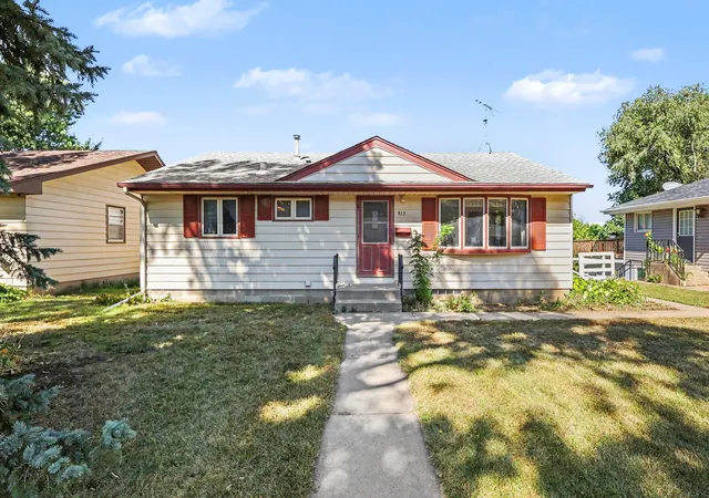 Photo 1 of Single family home for sale at 913 7th Avenue E, Shakopee, MN 55379 | MLS# 7136947 | Listing updated on 2026-09-17